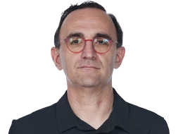  老将风采依旧，乌戈盛赞李晓旭；家有一老如有一宝，辽宁内线支柱闪耀。 体育新闻