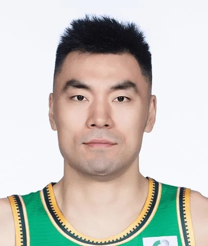  老将风采依旧，乌戈盛赞李晓旭；家有一老如有一宝，辽宁内线支柱闪耀。 体育新闻