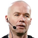  赛前围圈别有深意；切尔西全员包围蒂尔尼，帕尔默眼神意味深长。 体育新闻