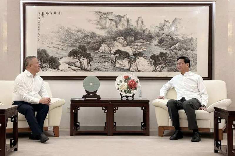  深入斯里兰卡市场一线：王博董事长商务之旅；高层互动与内部赋能并重。 企业服务