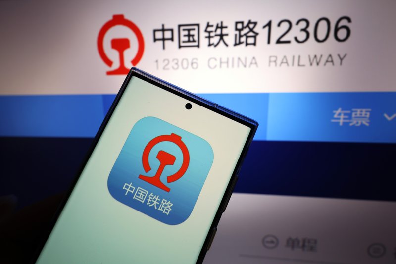  现代通勤群体：清明长假下的深度出行与人文重构 情感心理