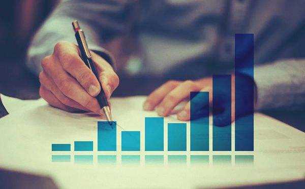  AI浪潮下的保险业转型：平安产险的“数据驱动”实战方法论 新闻